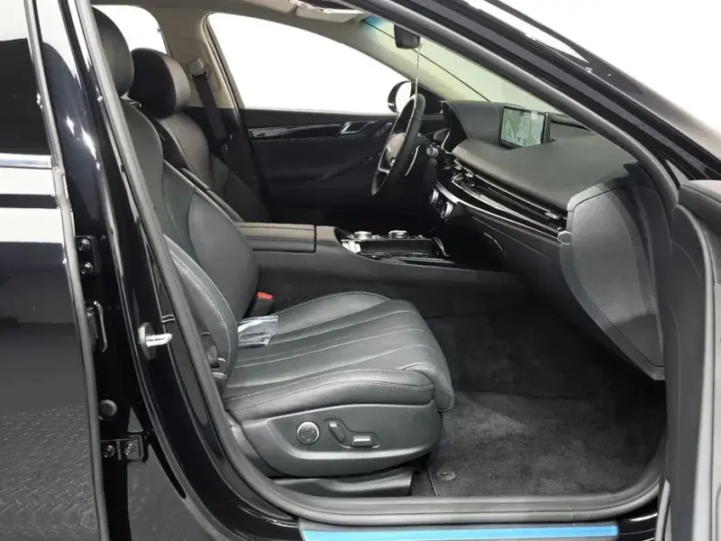 2023 Genesis G80 с пробегом 32 353 км
