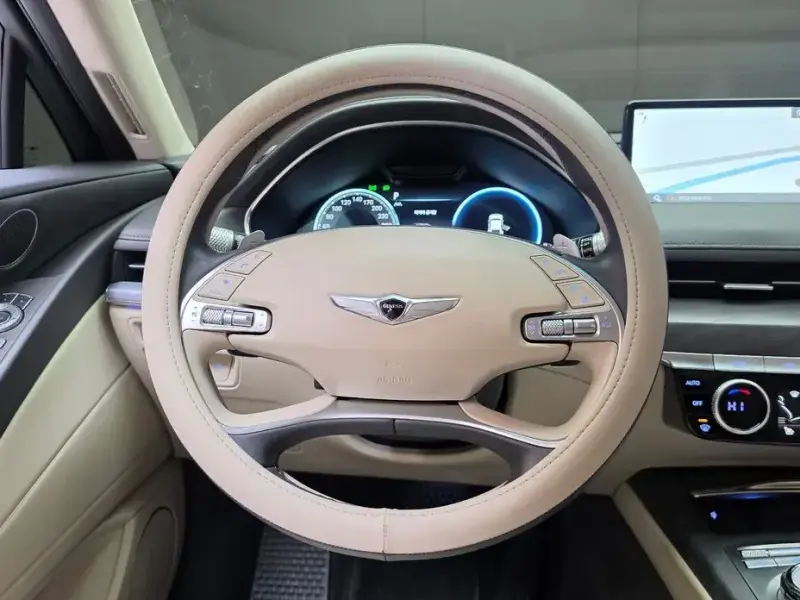 2023 Genesis G80 с пробегом 61 070 км