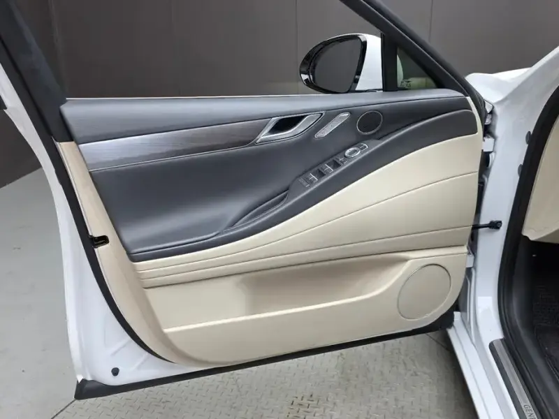 2023 Genesis G80 с пробегом 61 070 км