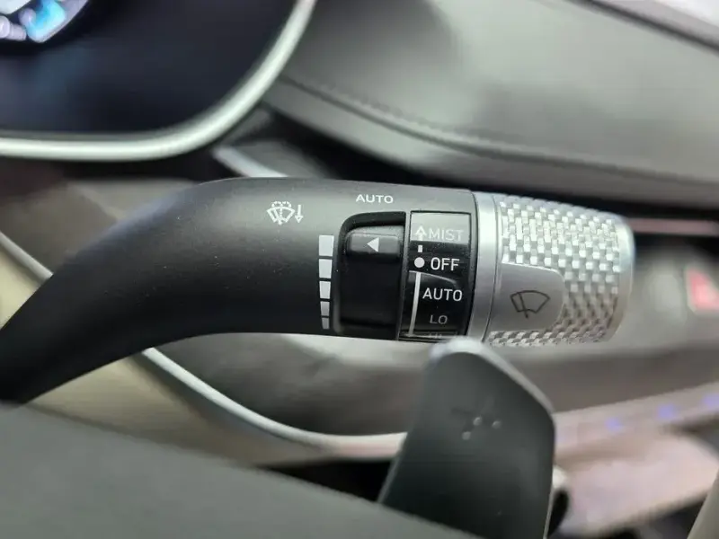 2023 Genesis G80 с пробегом 61 070 км