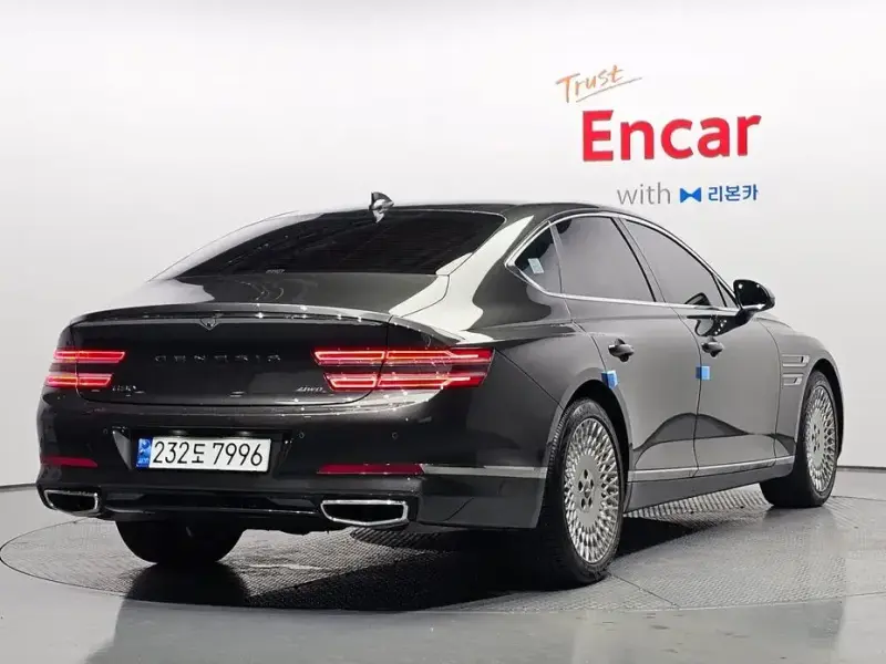 2023 Genesis G80 с пробегом 24 664 км