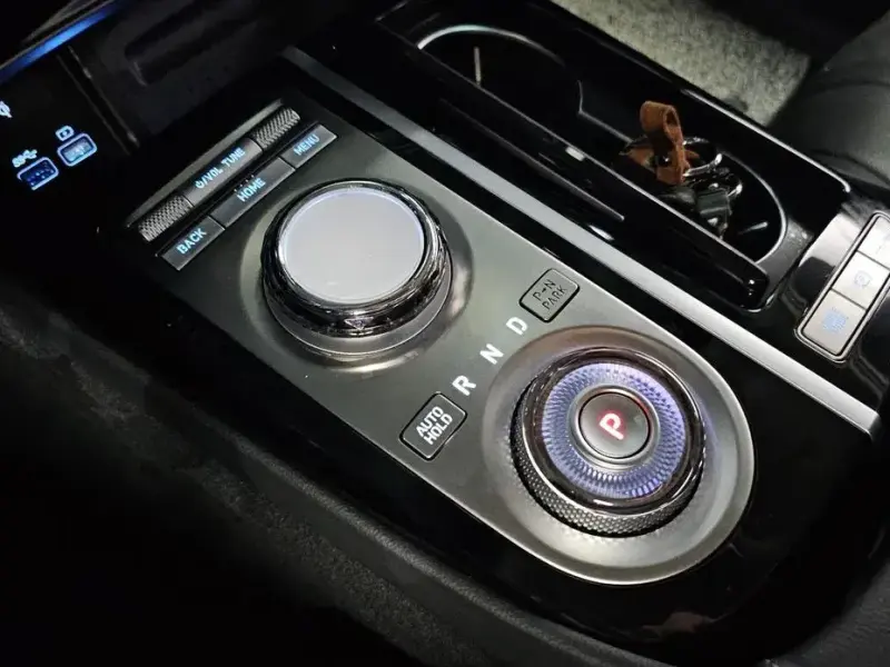 2023 Genesis G80 с пробегом 24 664 км