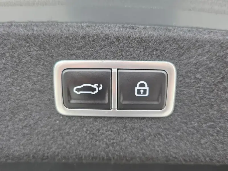 2023 Genesis G80 с пробегом 80 926 км