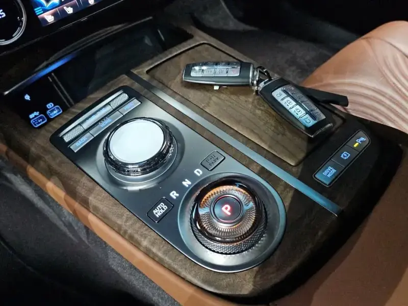 2023 Genesis G80 с пробегом 52 796 км