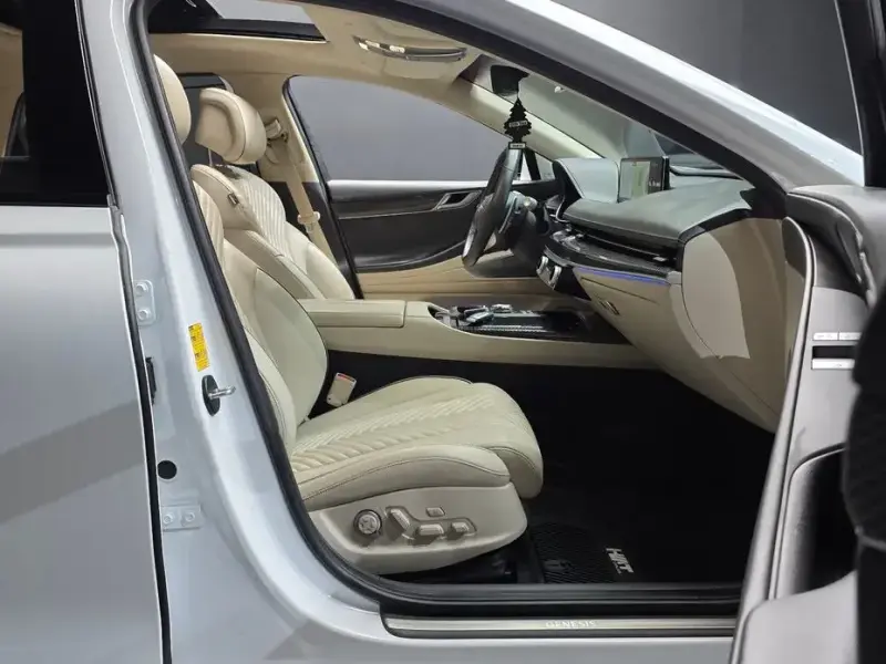 2023 Genesis G80 с пробегом 78 091 км