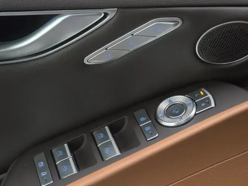 2023 Genesis G80 с пробегом 34 942 км