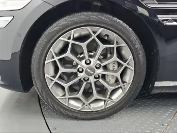 2023 Genesis G80 с пробегом 47 390 км
