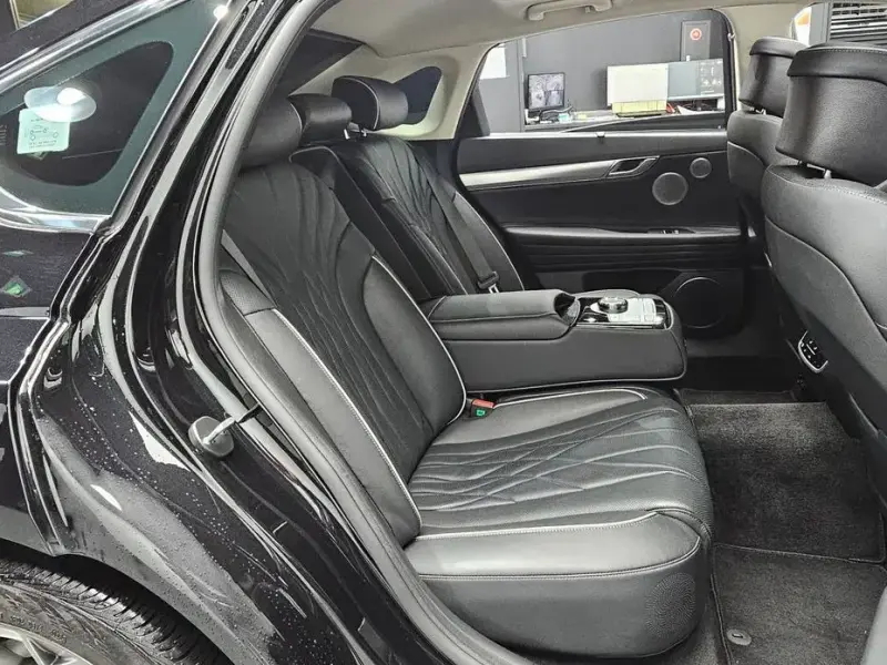 2023 Genesis G80 с пробегом 47 390 км