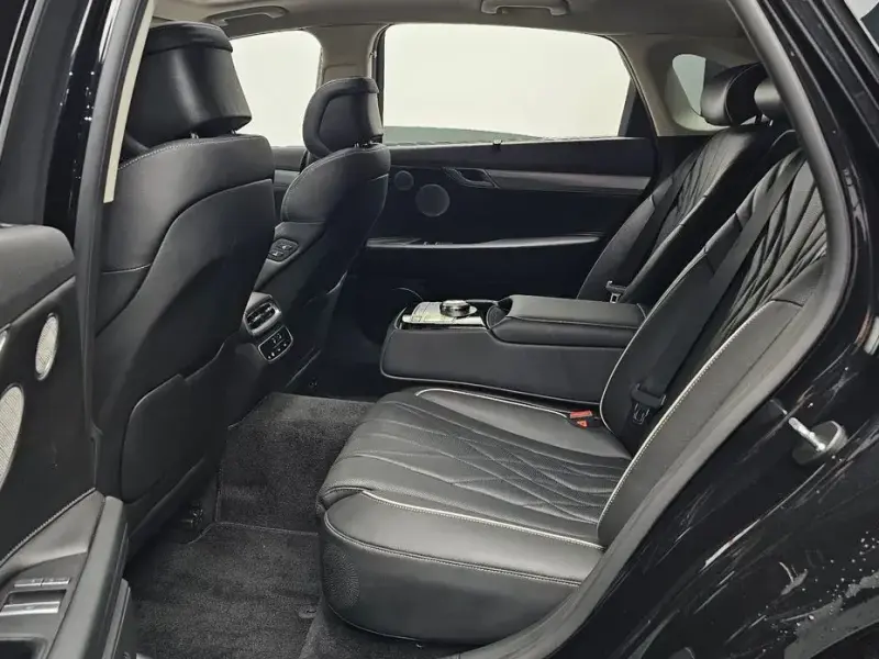 2023 Genesis G80 с пробегом 47 390 км