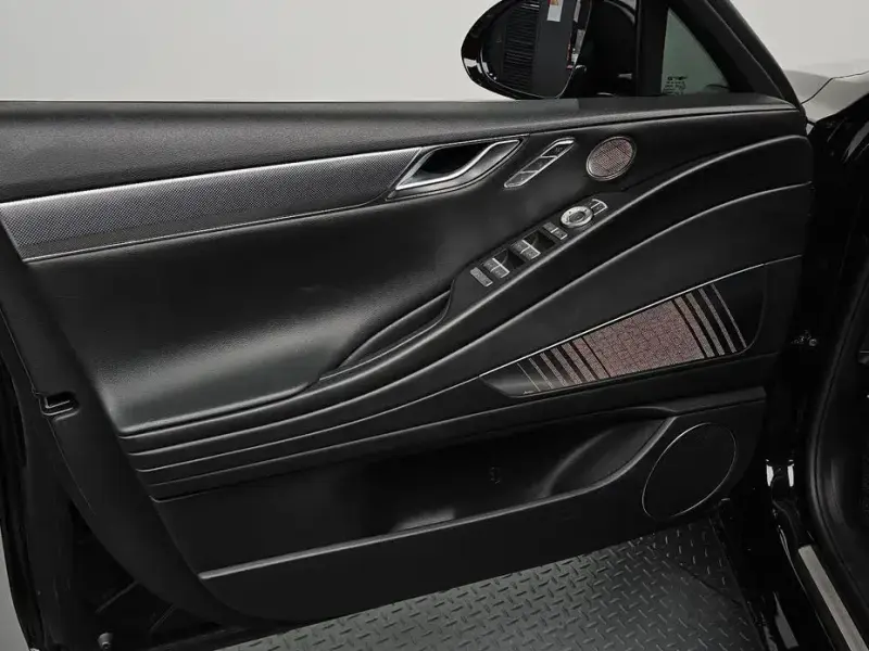 2023 Genesis G80 с пробегом 47 390 км