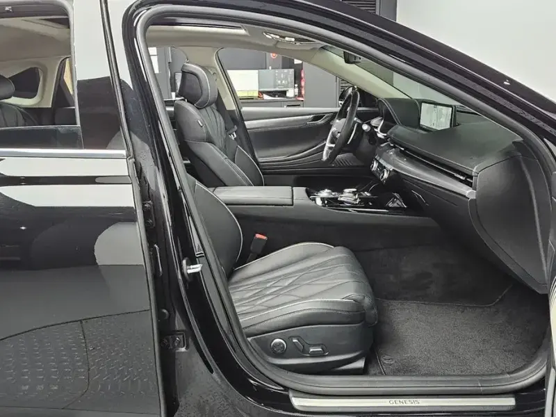 2023 Genesis G80 с пробегом 47 390 км