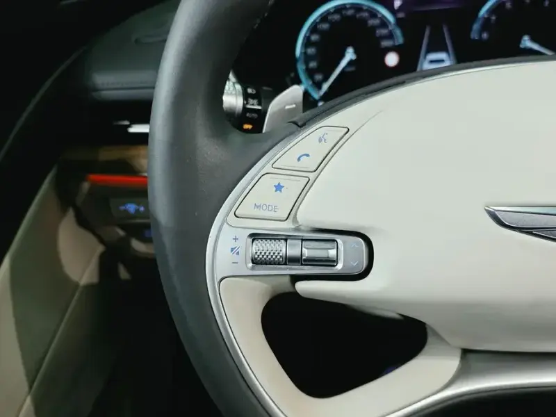2023 Genesis G80 с пробегом 73 979 км