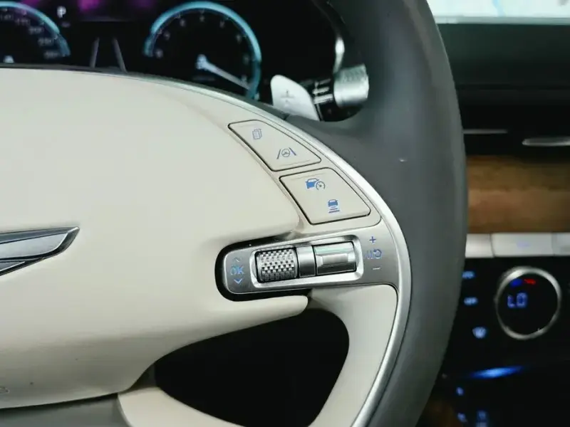 2023 Genesis G80 с пробегом 73 979 км