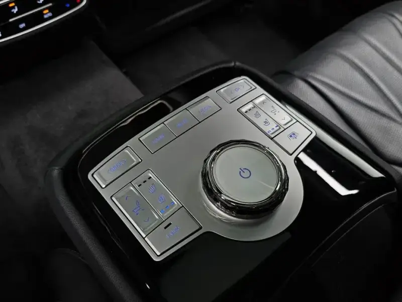 2023 Genesis G80 с пробегом 47 390 км