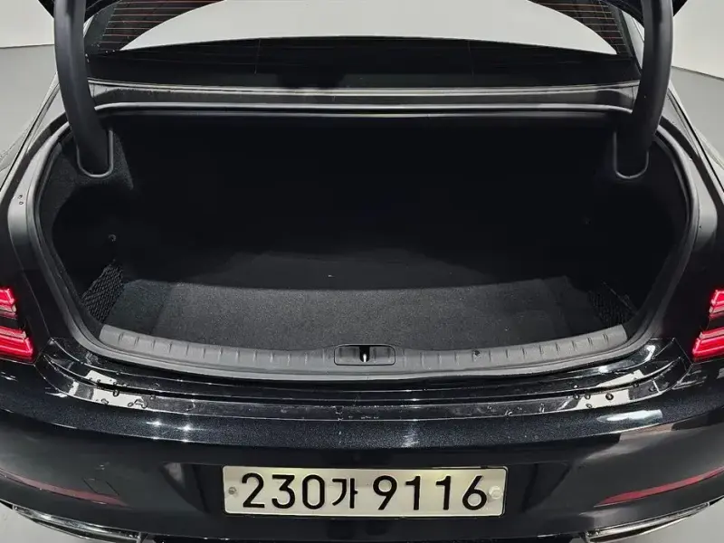 2023 Genesis G80 с пробегом 47 390 км