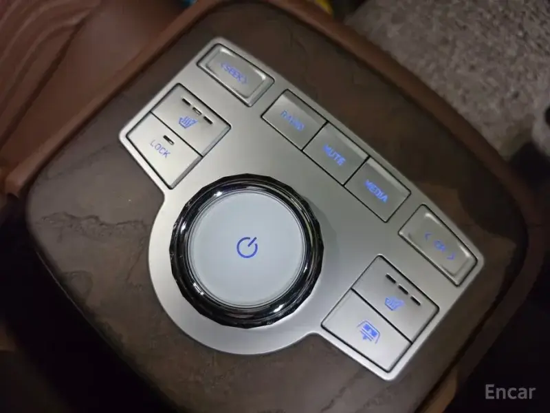 2023 Genesis G80 с пробегом 42 346 км