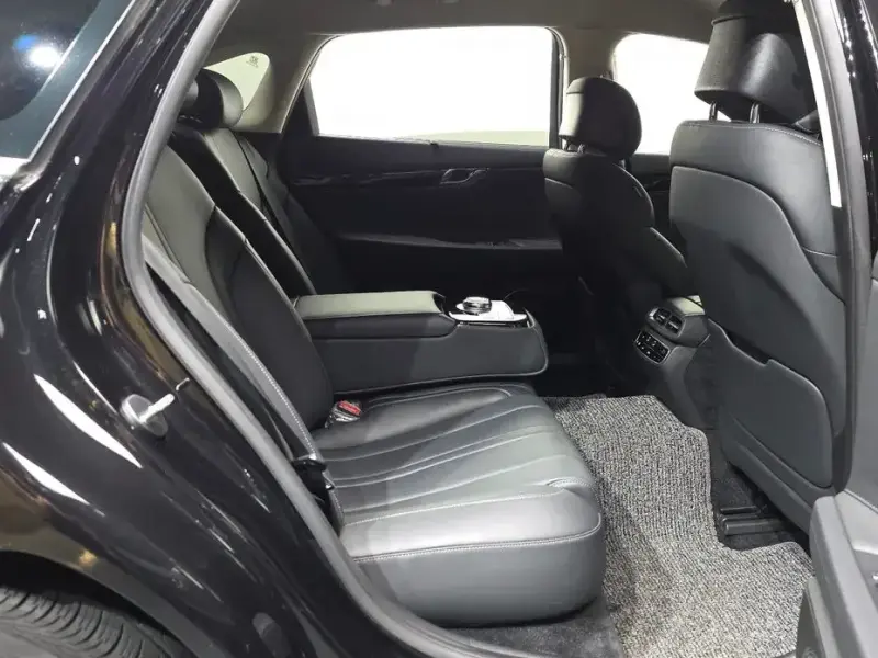 2023 Genesis G80 с пробегом 39 766 км