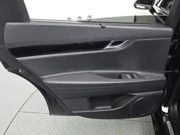 2023 Genesis G80 с пробегом 39 766 км