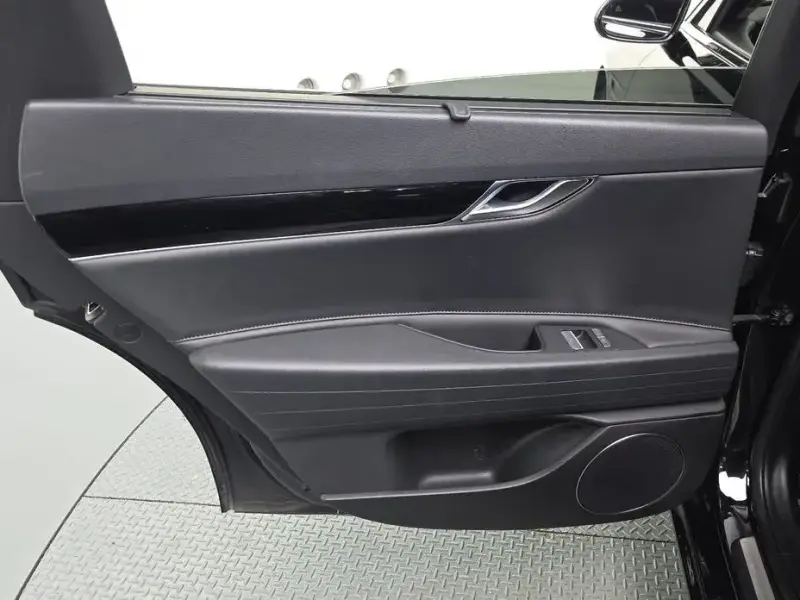 2023 Genesis G80 с пробегом 39 766 км