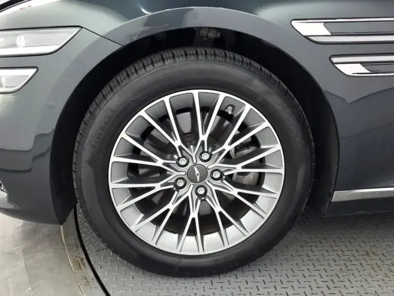 2023 Genesis G80 с пробегом 38 276 км