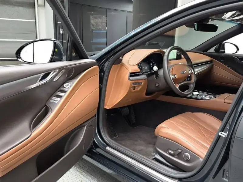 2023 Genesis G80 с пробегом 38 276 км