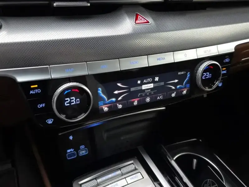 2023 Genesis G80 с пробегом 38 276 км