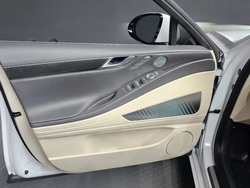 2023 Genesis G80 с пробегом 19 935 км