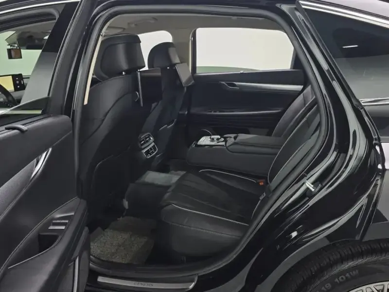 2023 Genesis G80 с пробегом 97 229 км