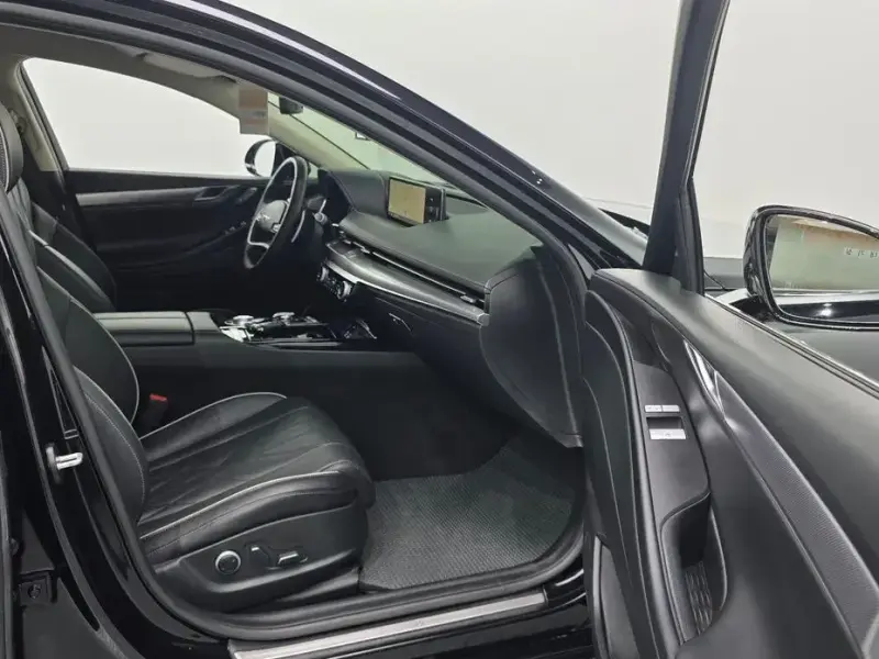 2023 Genesis G80 с пробегом 97 229 км