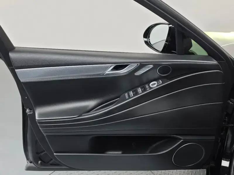 2023 Genesis G80 с пробегом 83 762 км