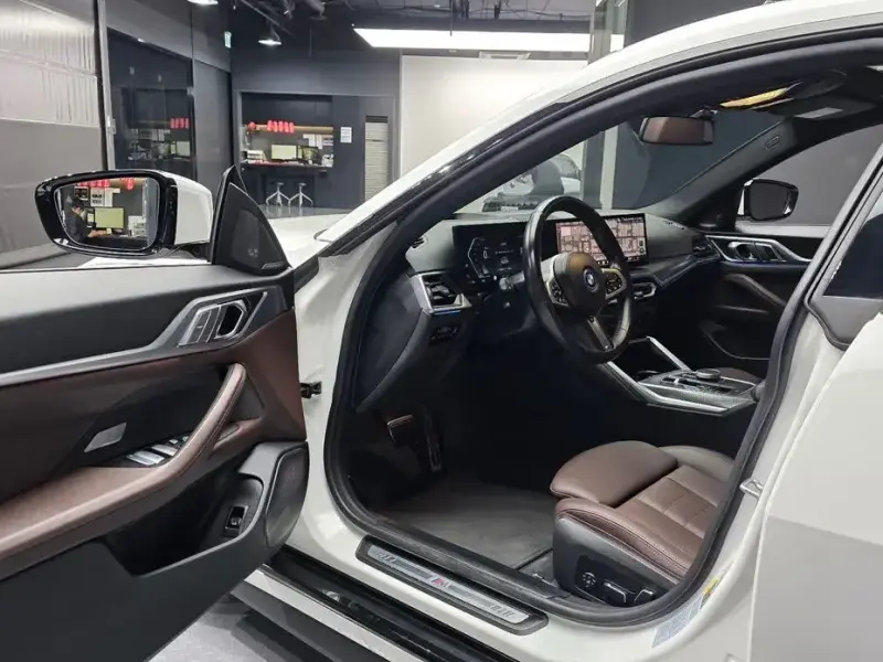2024 BMW i4 с пробегом 15 461 км