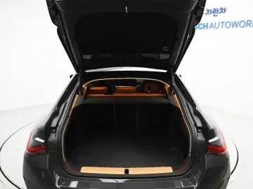 2024 BMW i4 с пробегом 55 853 км