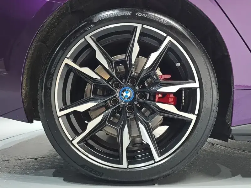2023 BMW i4 с пробегом 46 141 км