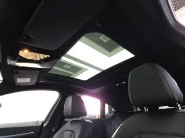 2022 BMW i4 с пробегом 77 521 км