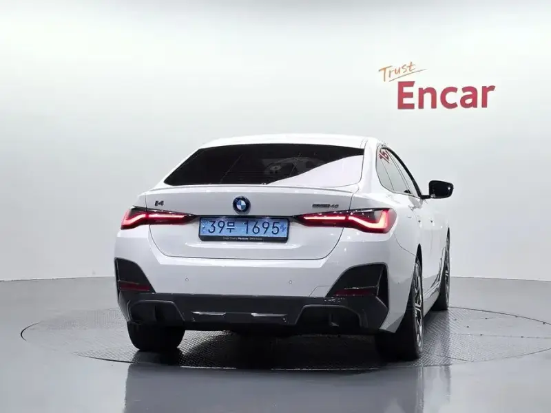 2024 BMW i4 с пробегом 47 663 км