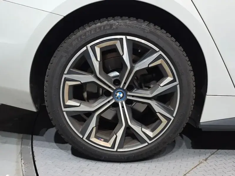 2022 BMW i4 с пробегом 108 988 км