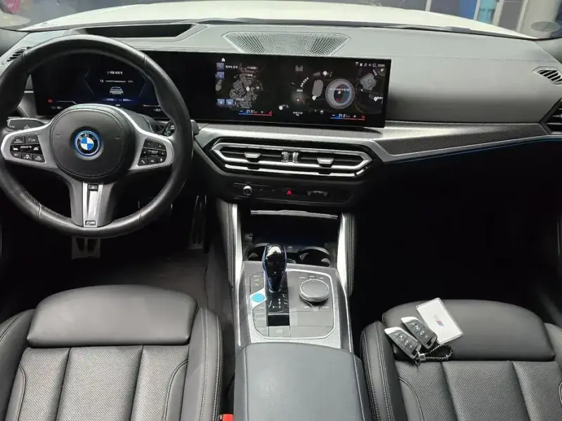 2022 BMW i4 с пробегом 108 988 км