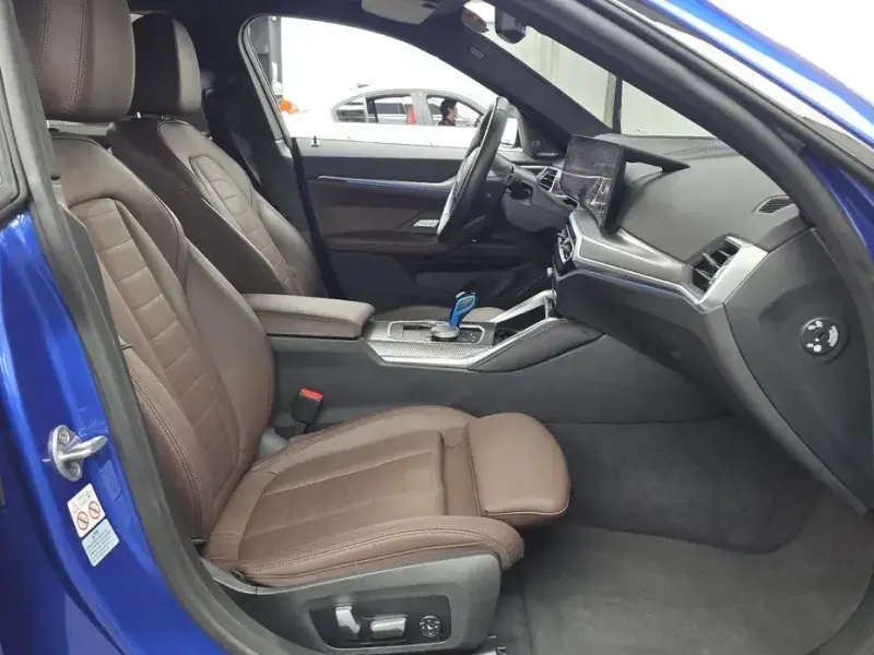 2023 BMW i4 с пробегом 54 808 км