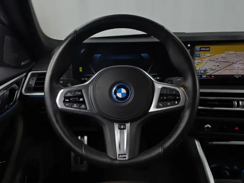2023 BMW i4 с пробегом 54 808 км