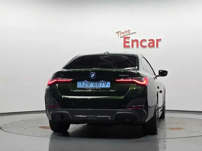 2022 BMW i4 с пробегом 35 222 км