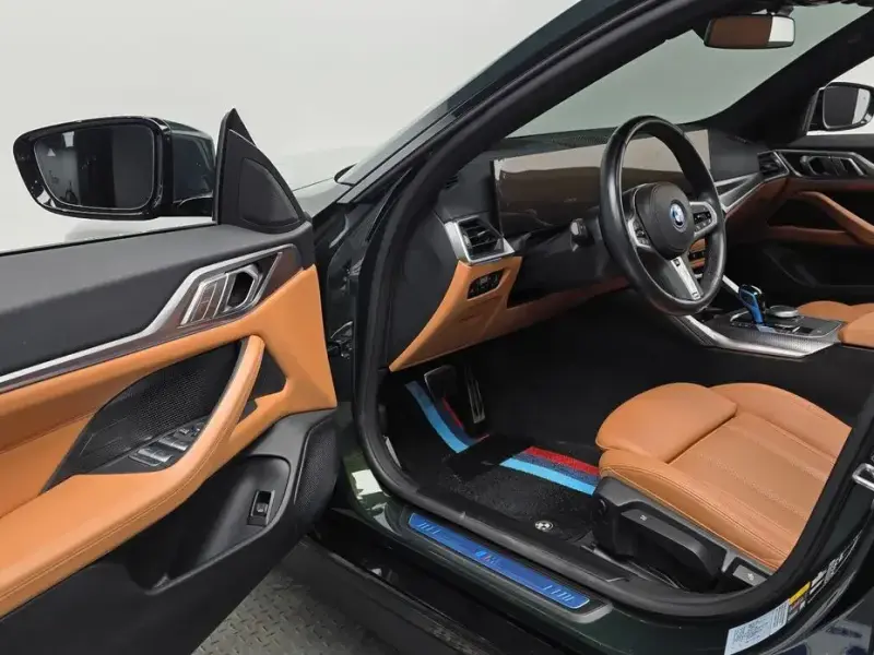 2022 BMW i4 с пробегом 35 222 км
