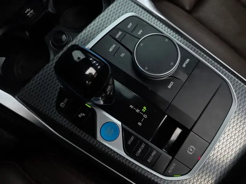 2023 BMW i4 с пробегом 26 907 км