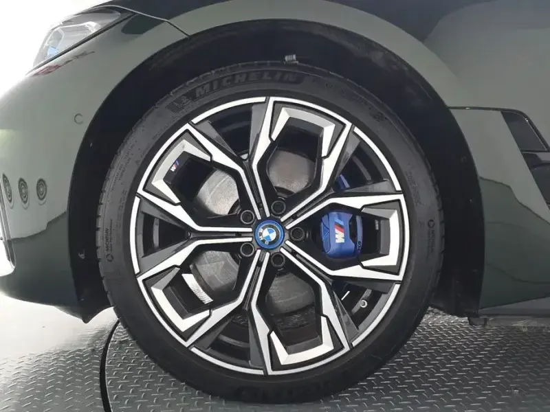 2024 BMW i4 с пробегом 31 061 км