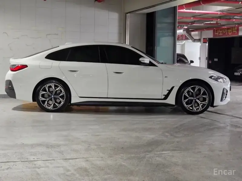2023 BMW i4 с пробегом 37 330 км