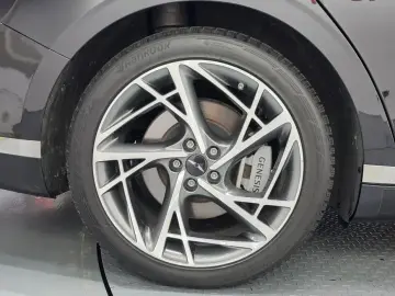 2023 Genesis G90 с пробегом 84 536 км