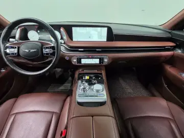 2023 Genesis G90 с пробегом 84 536 км