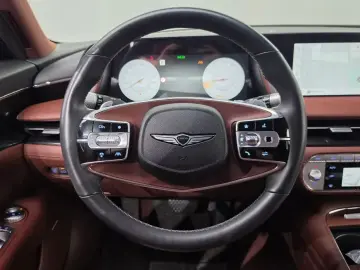2023 Genesis G90 с пробегом 84 536 км