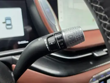 2023 Genesis G90 с пробегом 84 536 км