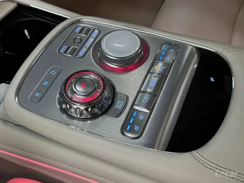 2023 Genesis G90 с пробегом 29 012 км