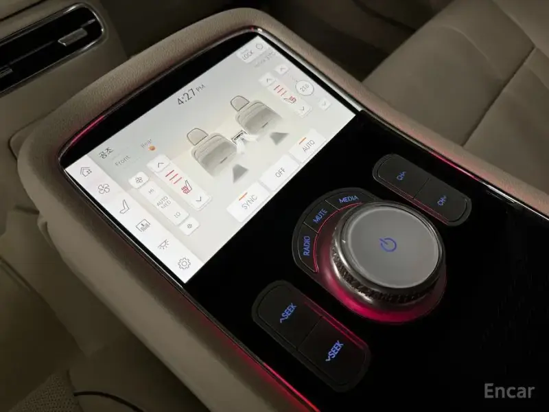 2023 Genesis G90 с пробегом 29 012 км